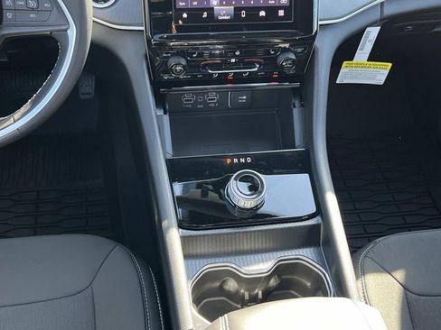 New 2025 Jeep Grand Cherokee Laredo X w/ Luxury Tech Group I image 16