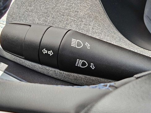 Used 2022 Jeep Compass Latitude FWD image 12