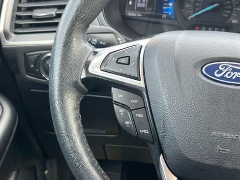 Used 2024 Ford Edge SEL image 26