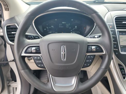 Used 2020 Lincoln Nautilus Premier w/ Equipment Group 101A image 14