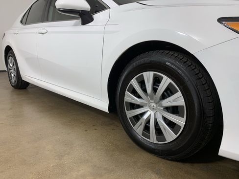 Used 2023 Toyota Camry LE image 6