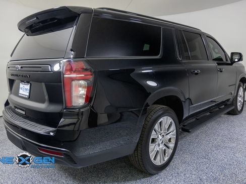 Used 2023 Chevrolet Suburban RST w/ Luxury Package AWD/4WD image 7