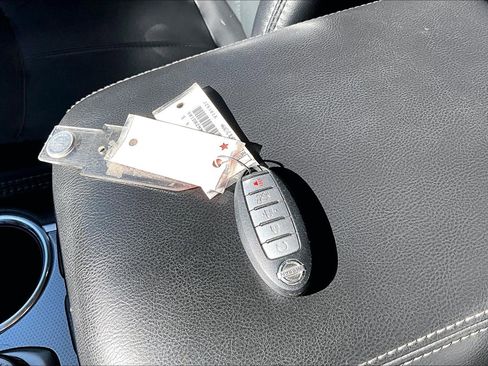 Used 2018 Nissan Pathfinder SL w/ Midnight Edition Package image 35