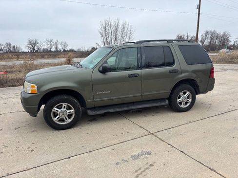 Used 2004 Ford Explorer Sport XLT image 1