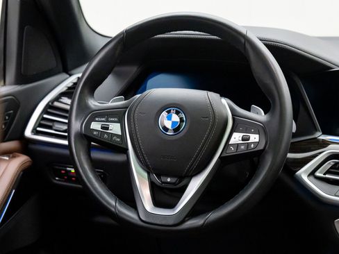 Certified 2023 BMW X5 xDrive45e w/ Executive Package image 11