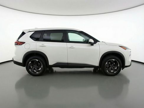 Used 2025 Nissan Rogue SV FWD image 11