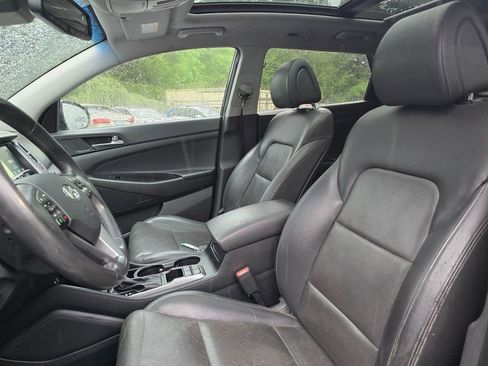 Used 2016 Hyundai Tucson Limited w/ Option Group 03 FWD image 9