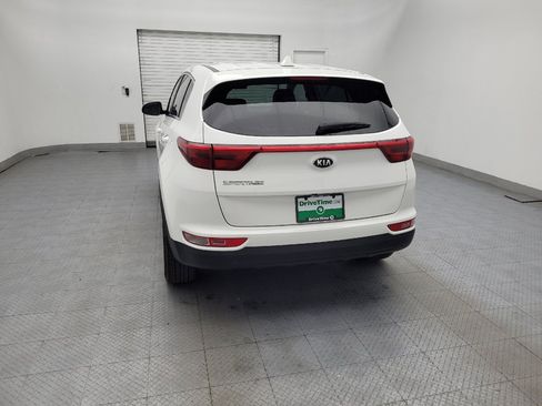 Used 2018 Kia Sportage LX image 6