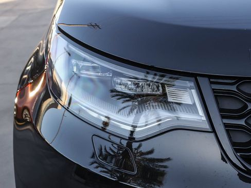 New 2026 Land Rover Discovery Dynamic SE AWD/4WD image 14