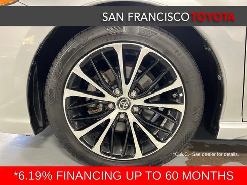 Certified 2018 Toyota Camry SE FWD image 9