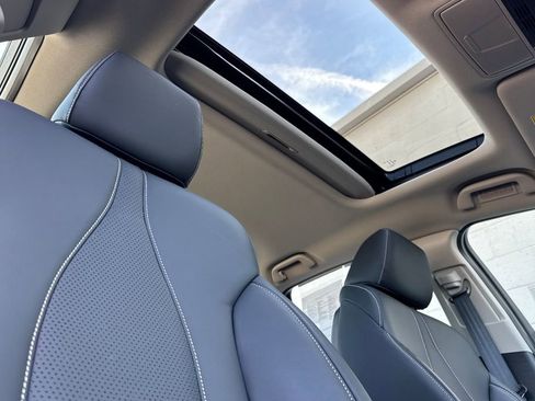 Certified 2025 Acura TLX w/ Technology Package image 20