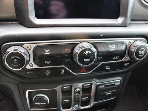 Certified 2023 Jeep Gladiator Sport image 25