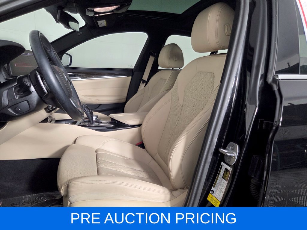 Used 2023 BMW 530i w/ Convenience Package RWD image 9
