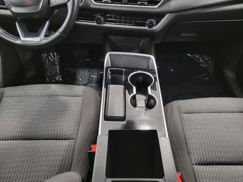 Used 2025 Chevrolet Equinox LT image 18