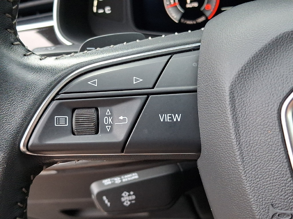 Used 2019 Audi Q8 Premium Plus w/ Premium Plus AWD/4WD image 23