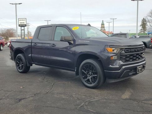 Used 2023 Chevrolet Silverado 1500 Custom image 2