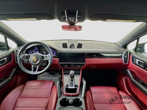 Used 2022 Porsche Cayenne E-Hybrid Coupe image 28