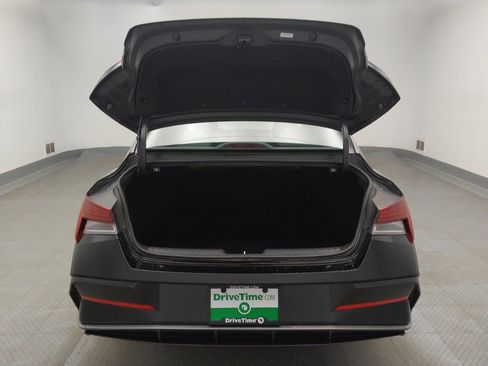 Used 2025 Hyundai Elantra SEL image 29