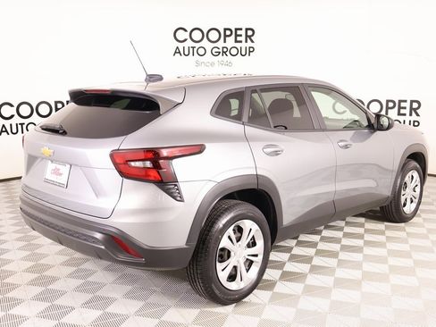 Used 2024 Chevrolet Trax LS w/ Driver Confidence Package image 19