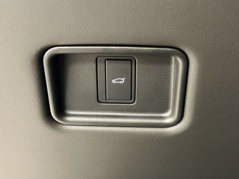 Used 2026 Land Rover Range Rover Sport SE AWD/4WD image 11