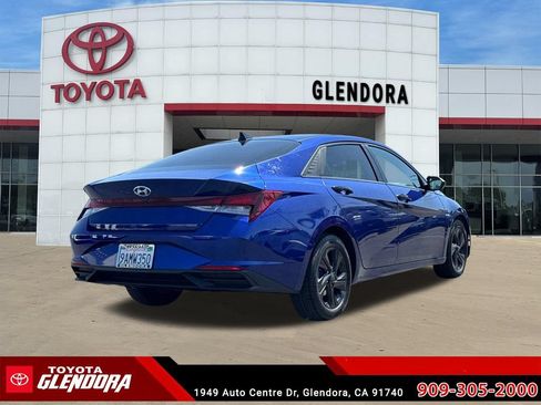 Used 2022 Hyundai Elantra SEL w/ Preferred Accessory Package FWD image 11