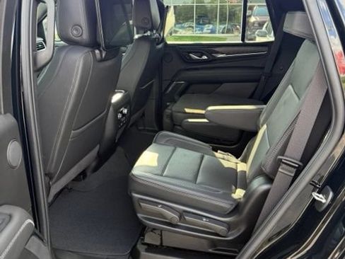 Used 2024 GMC Yukon Denali w/ Advanced Technology Package AWD/4WD image 8