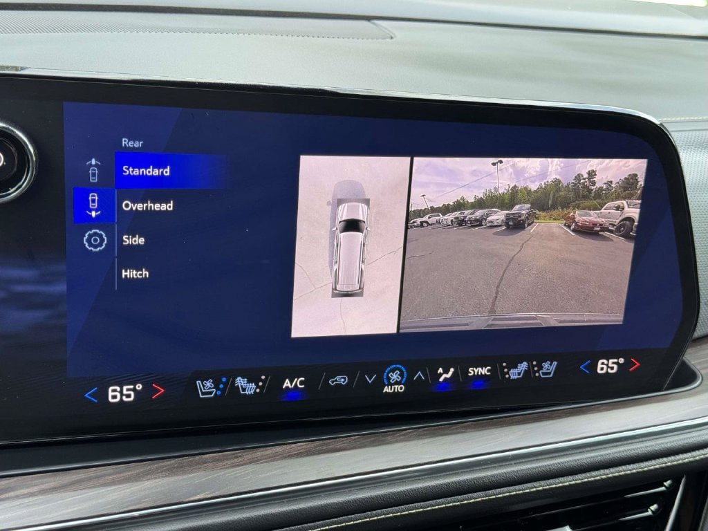 Used 2025 Chevrolet Suburban Premier AWD/4WD image 5