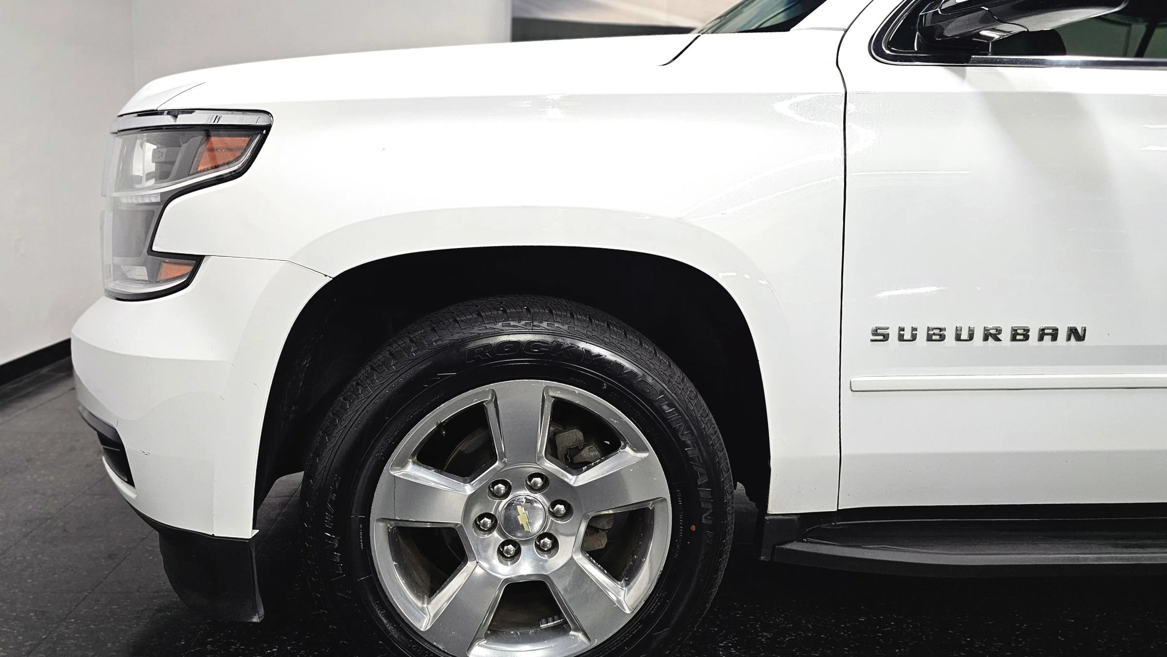 Used 2018 Chevrolet Suburban LT AWD/4WD image 22