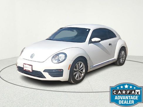 Used 2017 Volkswagen Beetle 1.8T Classic FWD image 2
