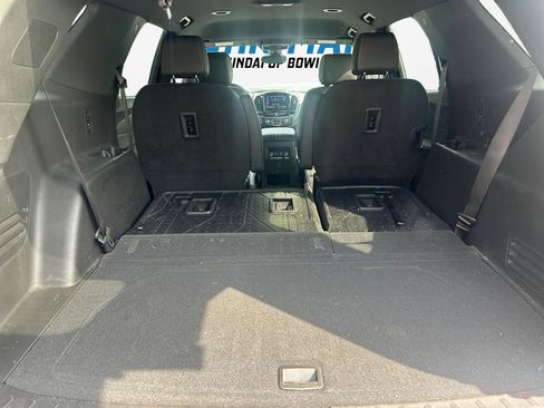Used 2023 Chevrolet Traverse LT w/ LPO, Floor Liner Package AWD/4WD image 16
