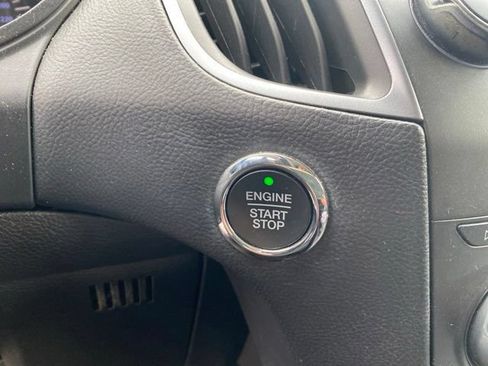Used 2018 Ford Edge SE FWD image 25