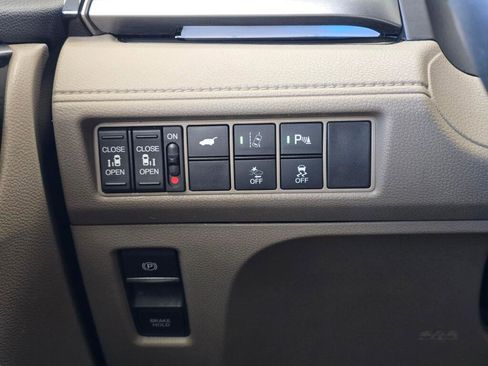 Used 2020 Honda Odyssey Elite image 25