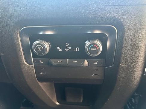 Used 2025 GMC Yukon XL Denali AWD/4WD image 21