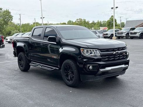 Used 2022 Chevrolet Colorado Z71 w/ Z71 Midnight Edition AWD/4WD image 2