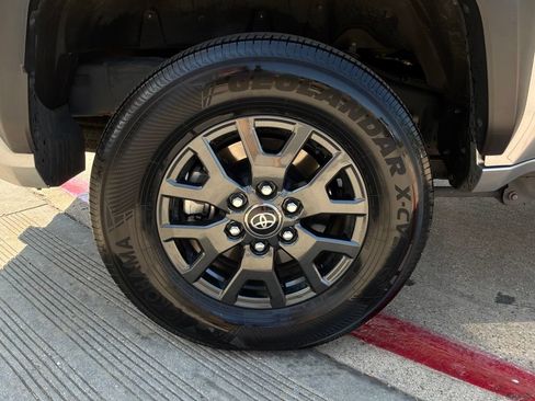 Used 2025 Toyota 4Runner SR5 RWD image 9