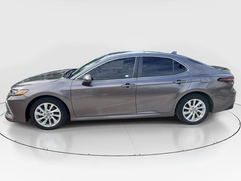 Used 2023 Toyota Camry LE FWD image 4