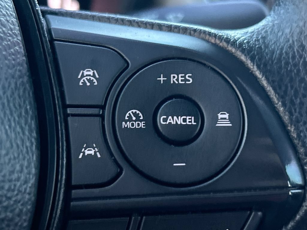 Used 2026 Toyota Corolla LE FWD image 17