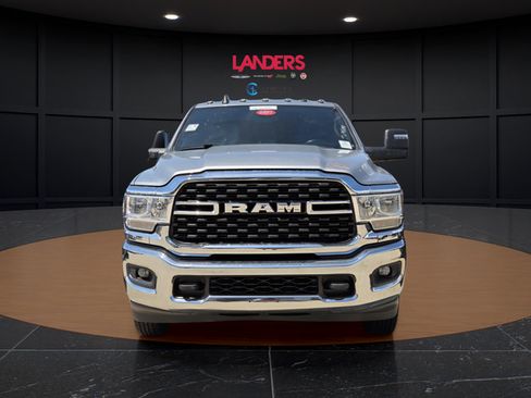 Used 2024 RAM 3500 Big Horn AWD/4WD image 3