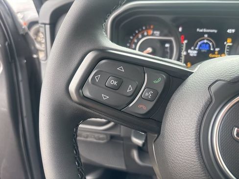 New 2026 Jeep Gladiator Rubicon w/ Technology Group AWD/4WD image 23