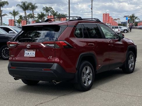 Certified 2025 Toyota RAV4 LE AWD/4WD image 43