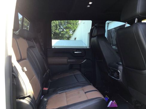 Used 2020 Chevrolet Silverado 2500 High Country AWD/4WD image 4