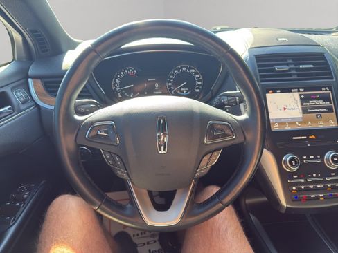 Used 2019 Lincoln MKC Reserve w/ MKC Technology Package FWD image 22
