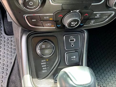 Used 2019 Jeep Compass Trailhawk w/ Cold Weather Group AWD/4WD image 20