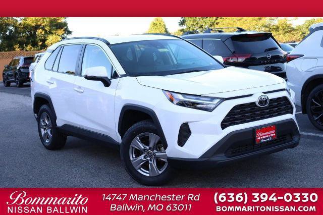 Used 2025 Toyota RAV4 XLE AWD/4WD image 1