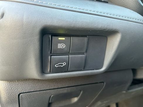 Used 2021 Toyota Highlander LE FWD image 14