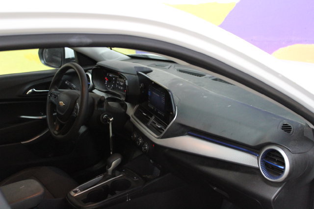 Used 2025 Chevrolet Trax LS w/ LS Convenience Package FWD image 9