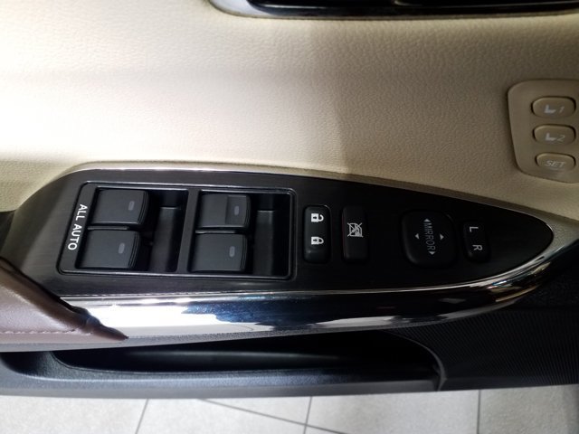 Used 2018 Toyota Avalon Limited FWD image 11