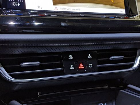 New 2026 Volkswagen Atlas Cross Sport SE image 17