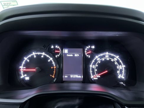 Used 2022 Toyota 4Runner SR5 Premium AWD/4WD image 18