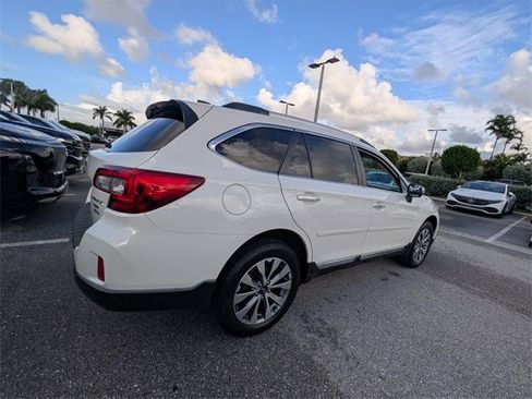 Used 2017 Subaru Outback 3.6R Touring image 13